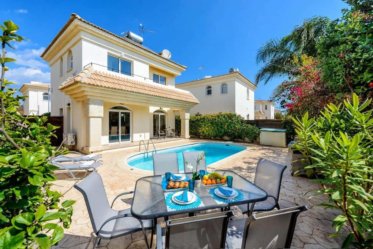 Villa Oscar بروتاراس