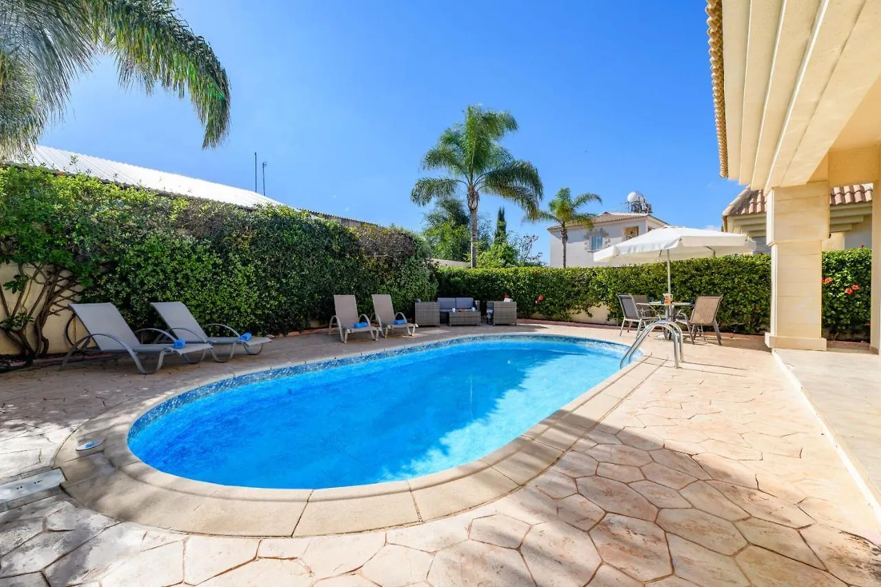 Villa Oscar Protaras